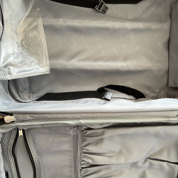 Protocol luggage - Picture 2 of 2